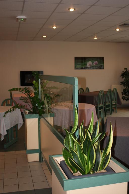 Hotel Vallee Bleue Montalieu-Vercieu Exterior photo