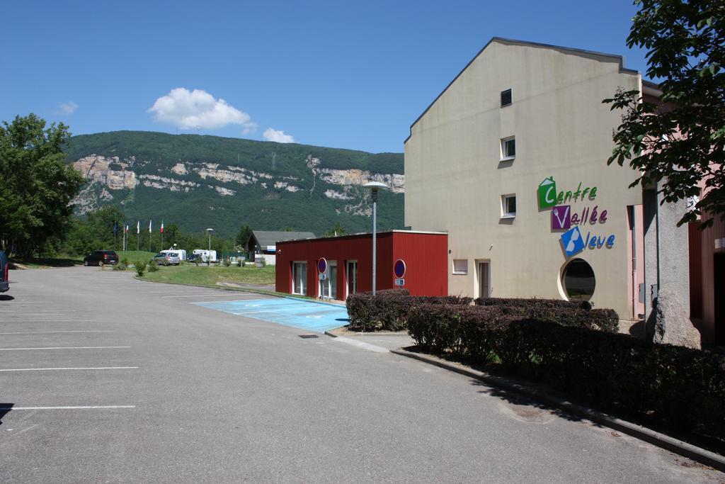 Hotel Vallee Bleue Montalieu-Vercieu Exterior photo