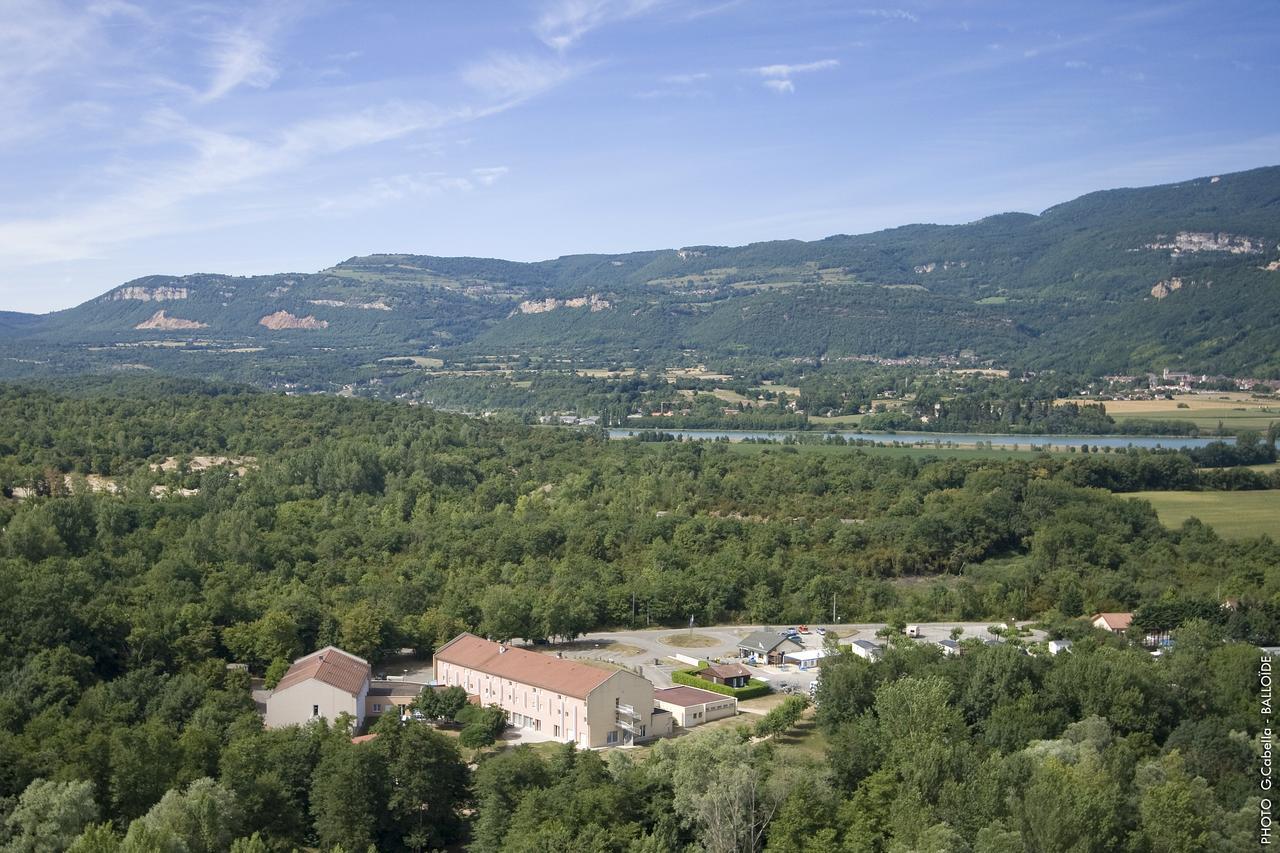 Hotel Vallee Bleue Montalieu-Vercieu Exterior photo